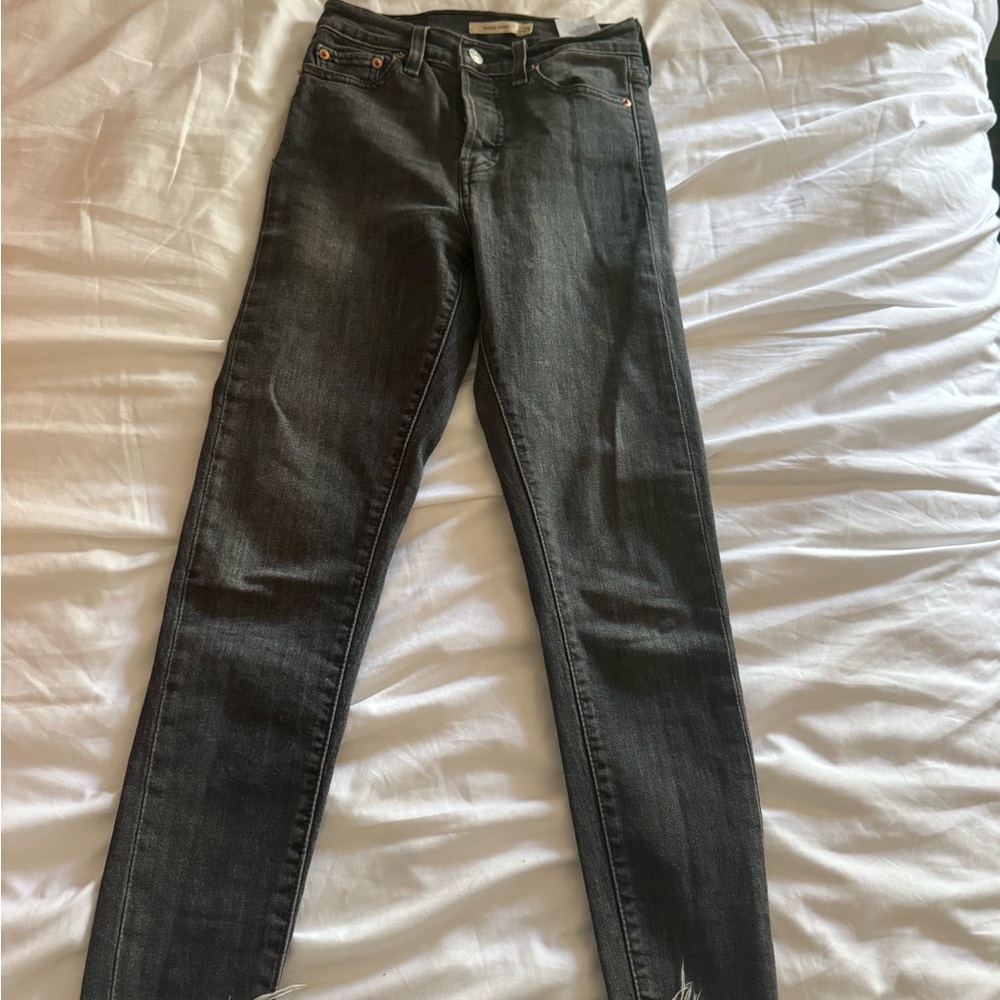Levi's Women's Dark Gray Skinny Jeans